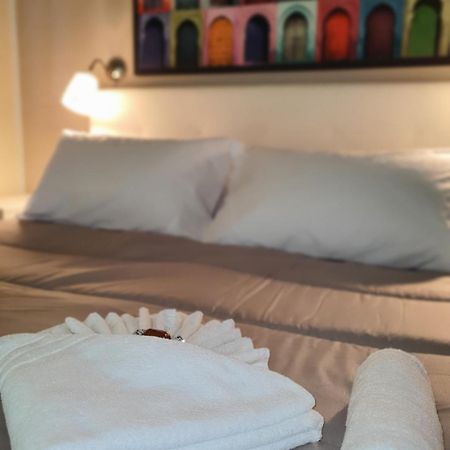 4Rooms Guest House Free Wi-Fi Salerno Buitenkant foto