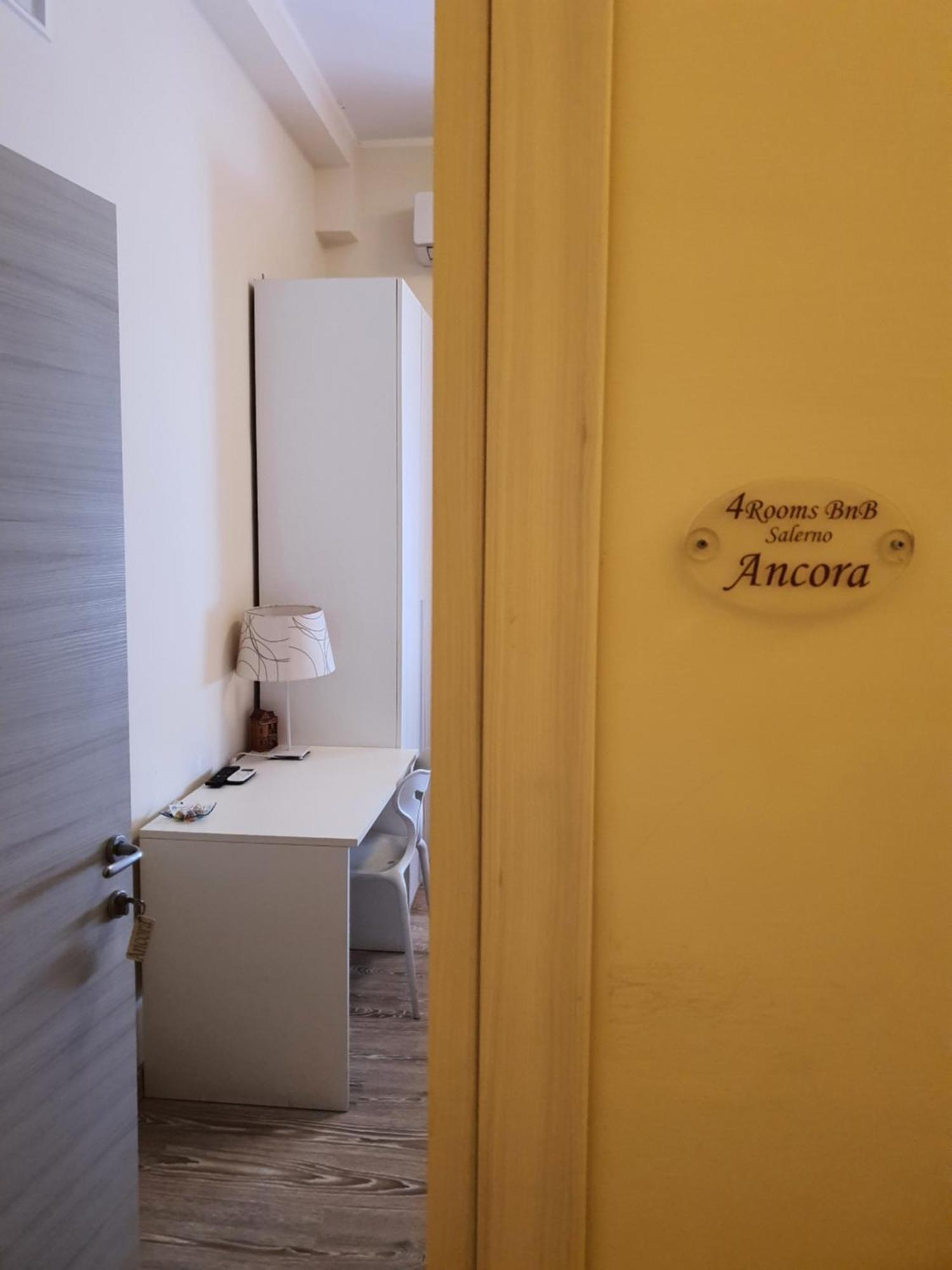 4Rooms Guest House Free Wi-Fi Salerno Buitenkant foto