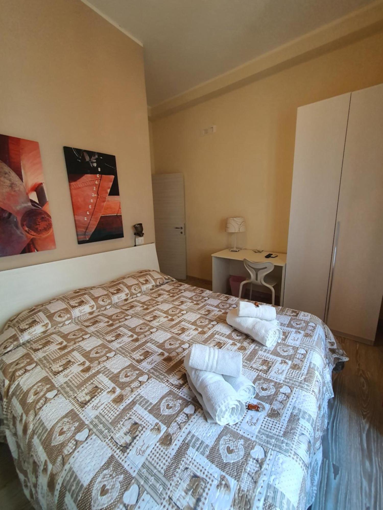 4Rooms Guest House Free Wi-Fi Salerno Buitenkant foto