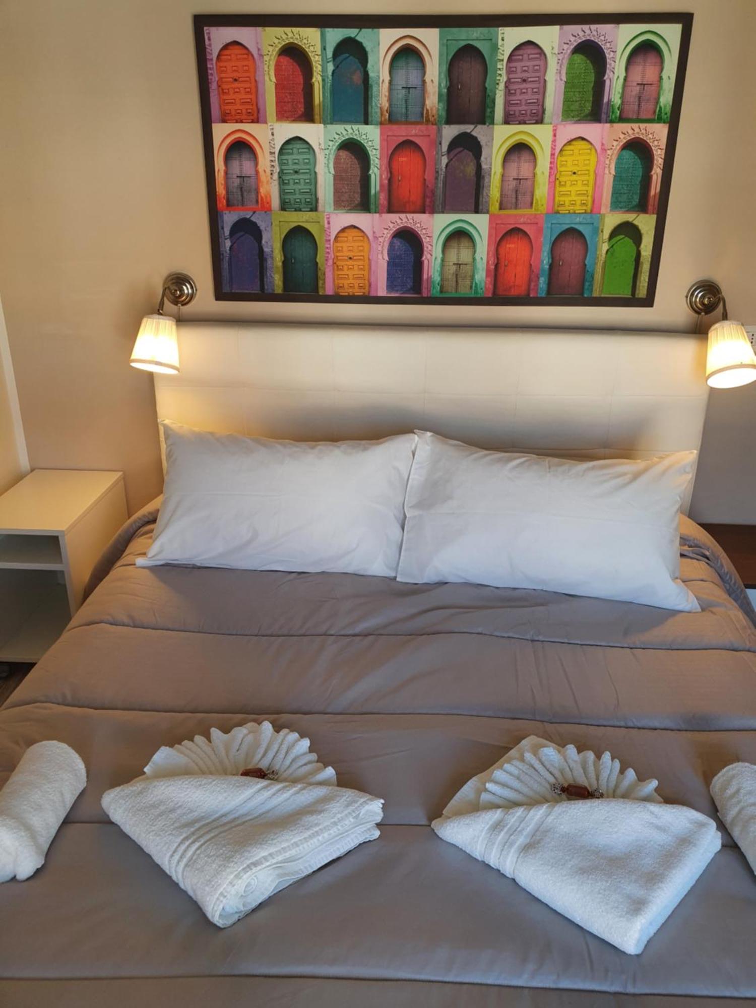 4Rooms Guest House Free Wi-Fi Salerno Buitenkant foto