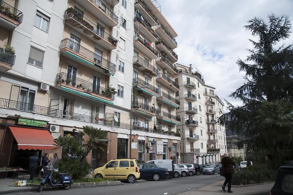 4Rooms Guest House Free Wi-Fi Salerno Buitenkant foto