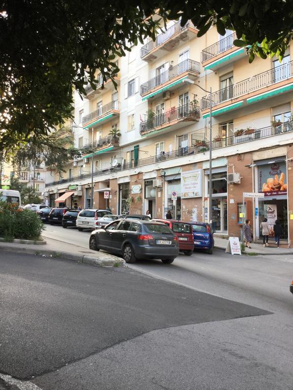 4Rooms Guest House Free Wi-Fi Salerno Buitenkant foto