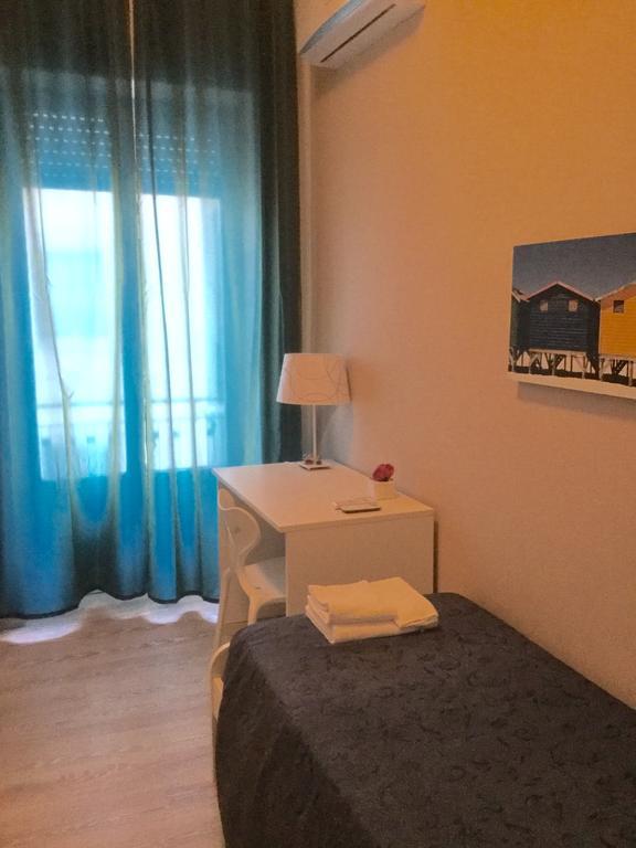 4Rooms Guest House Free Wi-Fi Salerno Buitenkant foto