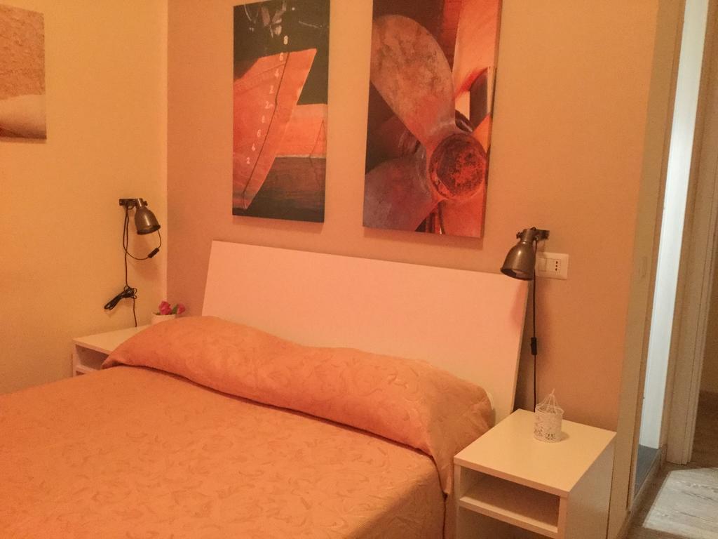 4Rooms Guest House Free Wi-Fi Salerno Buitenkant foto